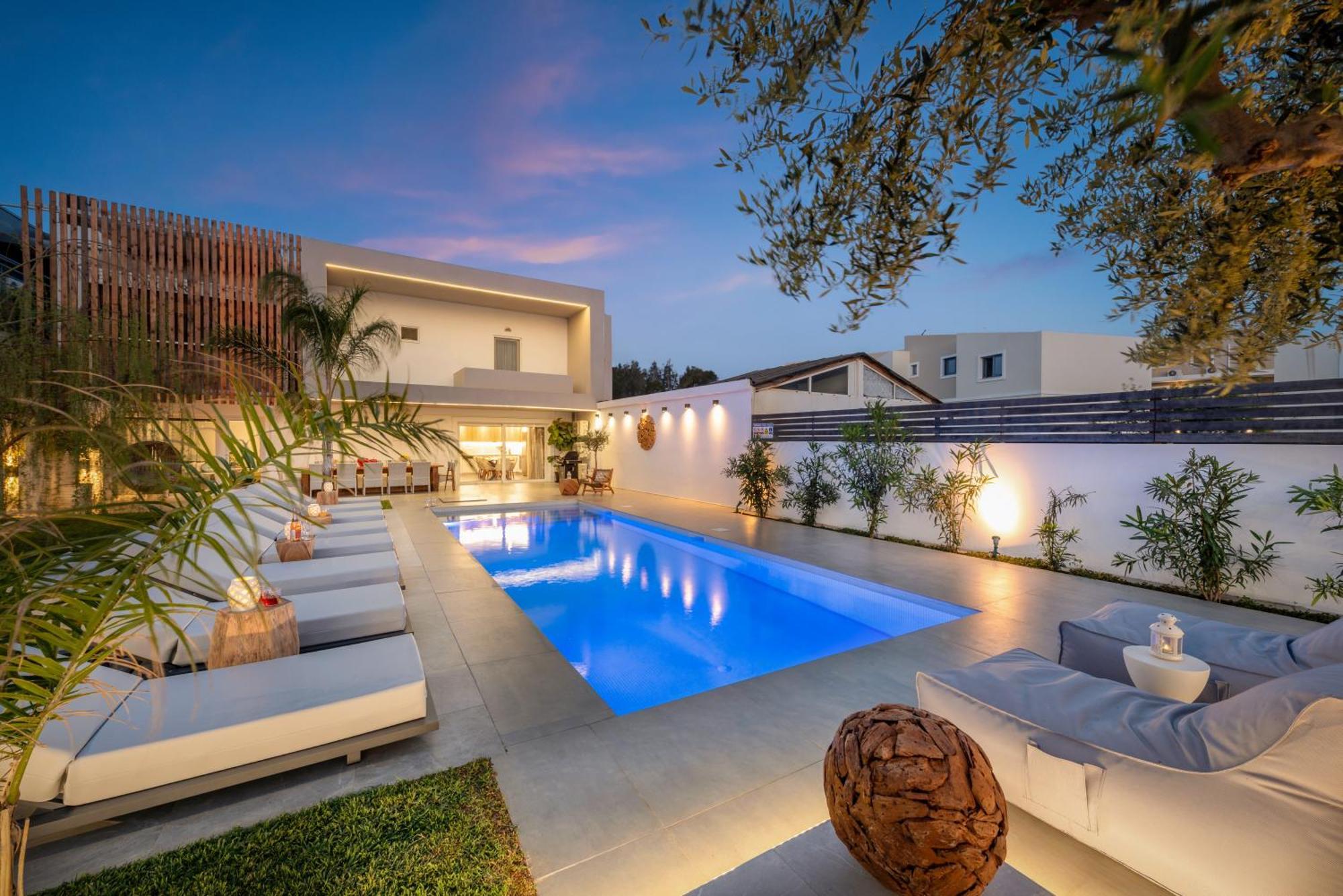Hypnosis Beachside Villa With Private Heated Pool Georgioupoli Exterior foto